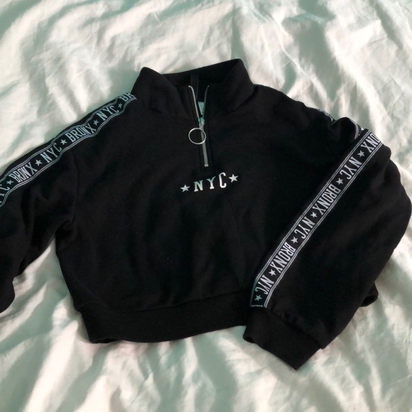 Jackets & Blazers - Black cropped sweater